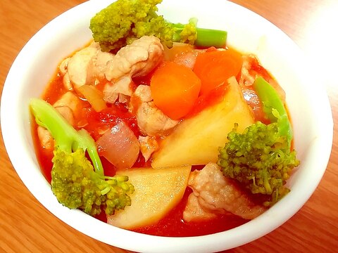 トマト缶で♪鶏肉と野菜たっぷりのミネストローネ☆